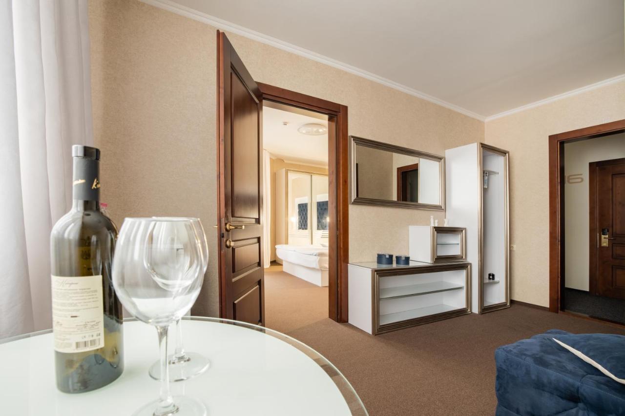 Private Rooms In Hotel Lift 1R Bukovel Exterior photo
