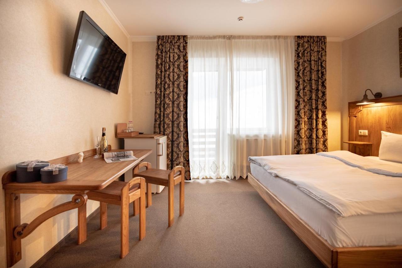 Private Rooms In Hotel Lift 1R Bukovel Exterior photo